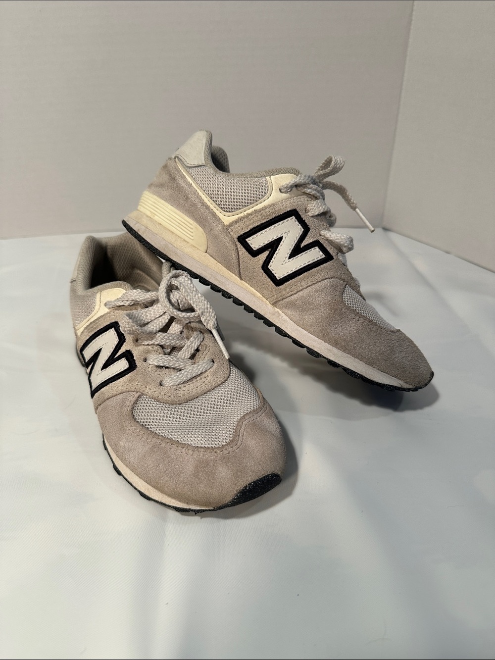 New Balance Kids Neutral Beige and Gray Lace-Up Sneakers size 2.5 - Picture 2 of 15